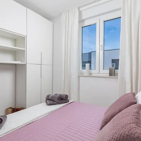 Sunset Apartment *